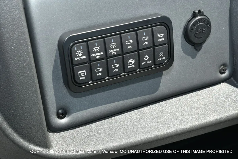 Slide: The Image of Sun Tracker Party Barge 20 DLX w/115HP Pro-XS 2026 - 31