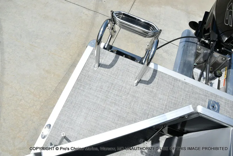 Slide: The Image of Sun Tracker Party Barge 20 DLX w/115HP Pro-XS 2026 - 34