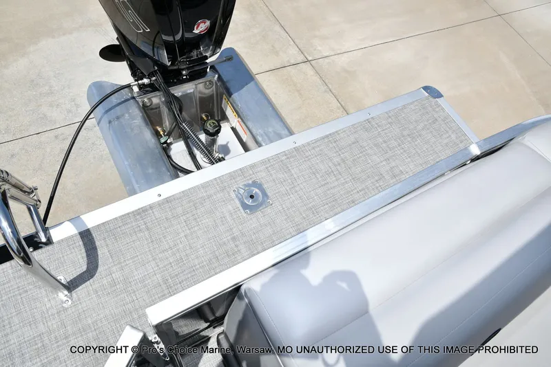 Slide: The Image of Sun Tracker Party Barge 20 DLX w/115HP Pro-XS 2026 - 35