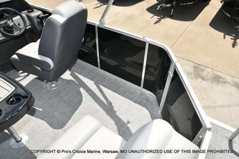 Slide: The Image of Sun Tracker Party Barge 20 DLX w/115HP Pro-XS 2026 - 37