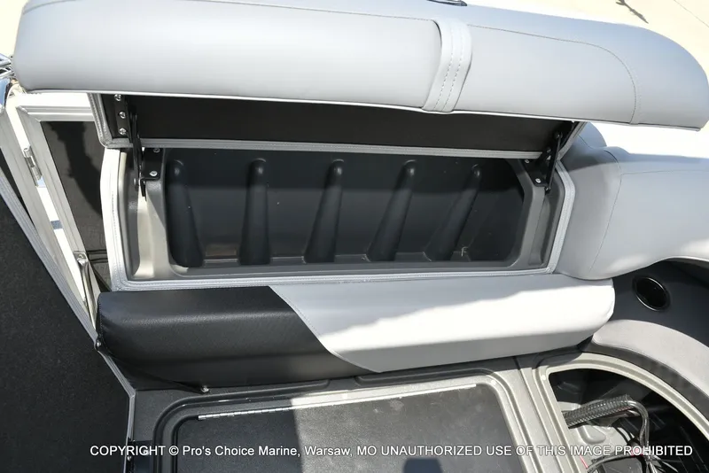 Slide: The Image of Sun Tracker Party Barge 20 DLX w/115HP Pro-XS 2026 - 41