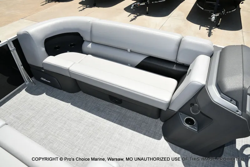 Slide: The Image of Sun Tracker Party Barge 20 DLX w/115HP Pro-XS 2026 - 49