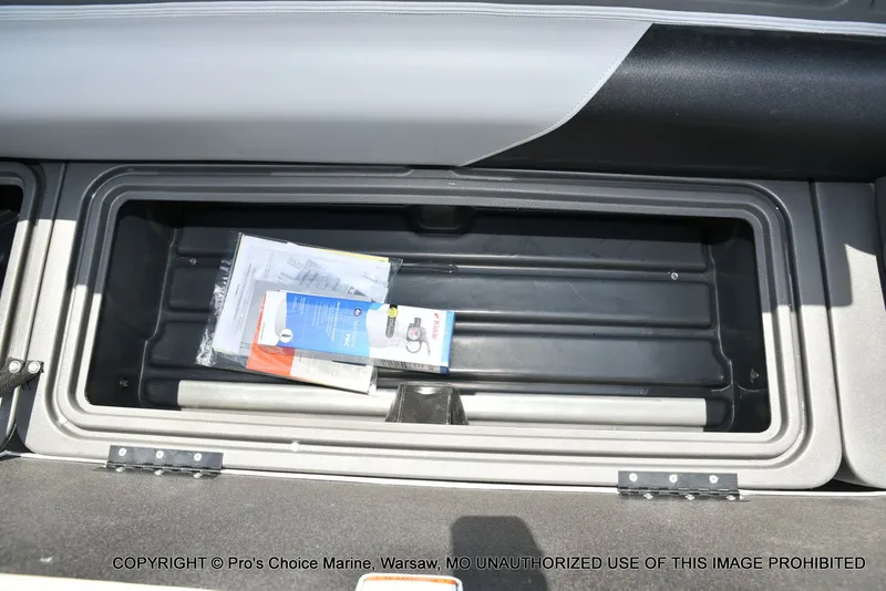 Slide: The Image of Sun Tracker Party Barge 20 DLX w/115HP Pro-XS 2026 - 52