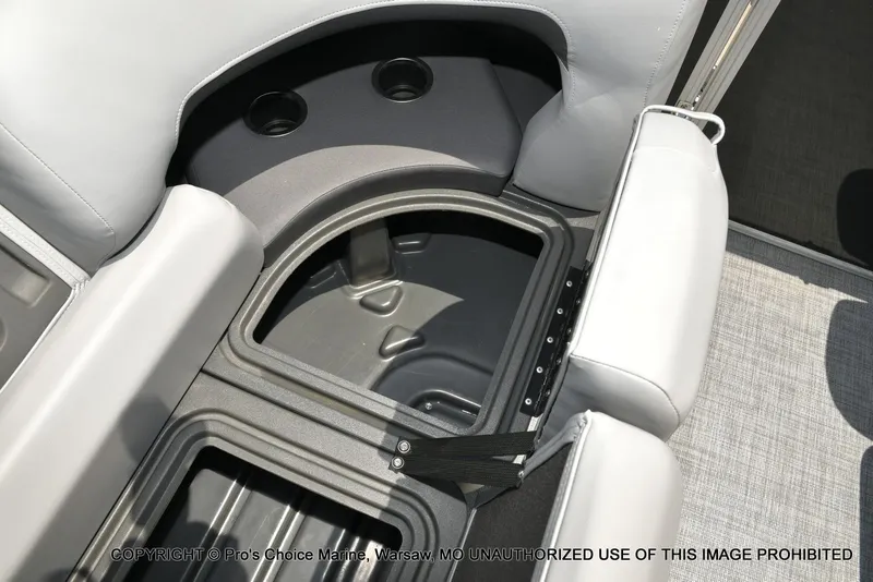 Slide: The Image of Sun Tracker Party Barge 20 DLX w/115HP Pro-XS 2026 - 59