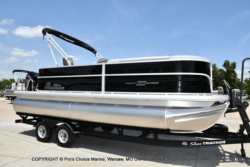 Slide: The Image of Sun Tracker Party Barge 20 DLX w/115HP Pro-XS 2026 - 66