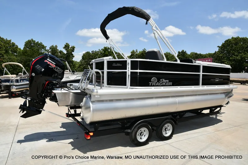 Slide: The Image of Sun Tracker Party Barge 20 DLX w/115HP Pro-XS 2026 - 72
