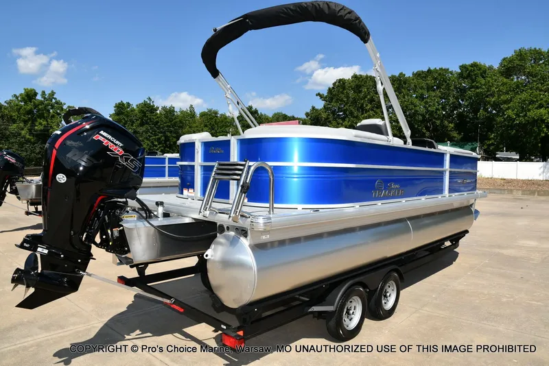 Slide: The Image of Sun Tracker Party Barge 22 DLX 2026 - 12