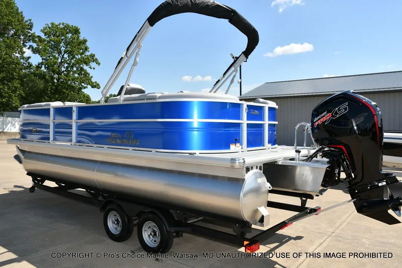 Slide: The Image of Sun Tracker Party Barge 22 DLX 2026 - 16