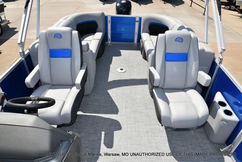 Slide: The Image of Sun Tracker Party Barge 22 DLX 2026 - 5