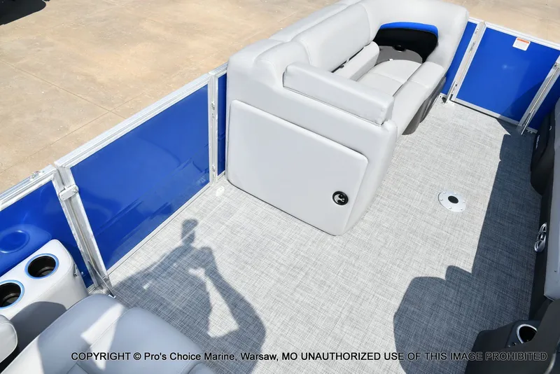 Slide: The Image of Sun Tracker Party Barge 22 DLX 2026 - 55