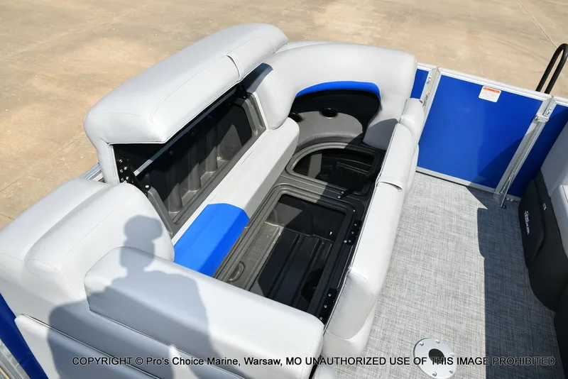 Slide: The Image of Sun Tracker Party Barge 22 DLX 2026 - 66