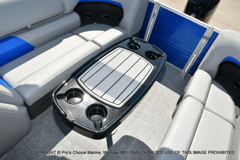 Slide: The Image of Sun Tracker Party Barge 22 DLX 2026 - 70