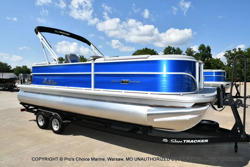 Slide: The Image of Sun Tracker Party Barge 22 DLX 2026 - 71