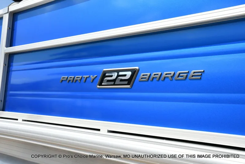 Slide: The Image of Sun Tracker Party Barge 22 DLX 2026 - 82