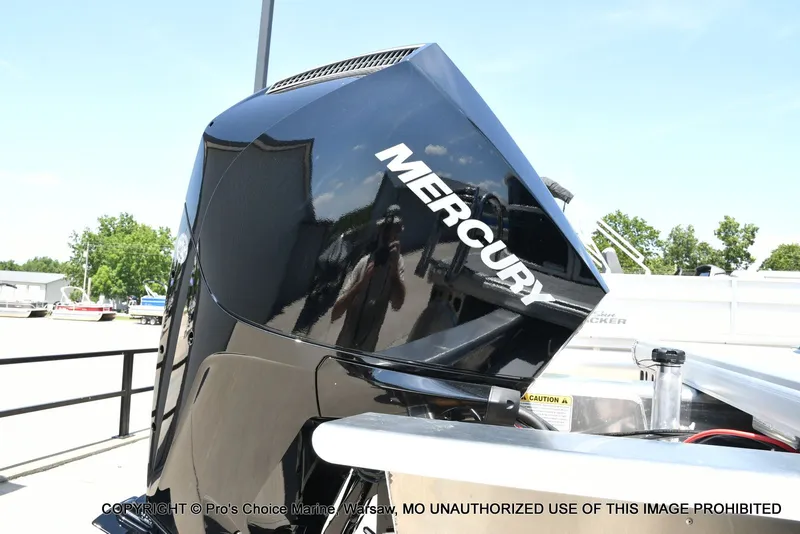 Slide: The Image of Sun Tracker PARTY BARGE 22 XP3 w/200HP 4 Stroke 2026 - 16