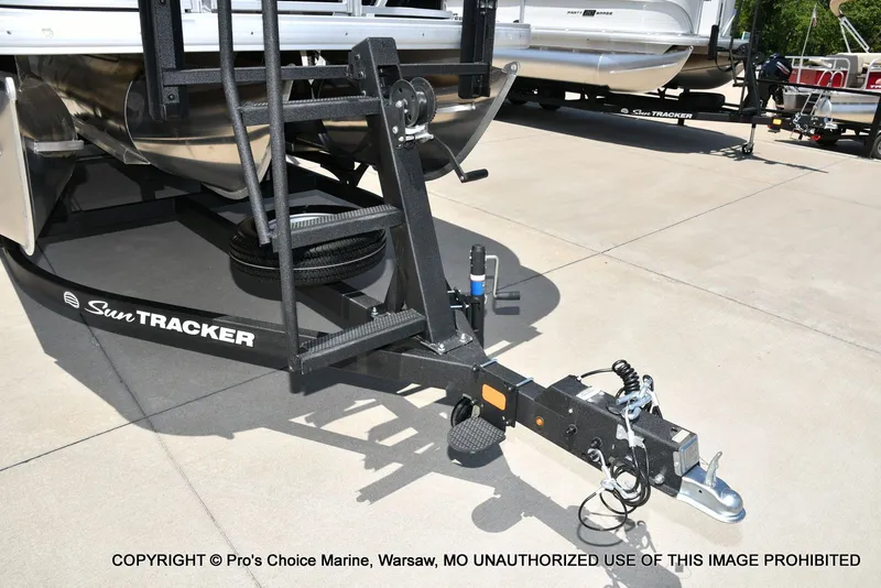 Slide: The Image of Sun Tracker PARTY BARGE 22 XP3 w/200HP 4 Stroke 2026 - 22