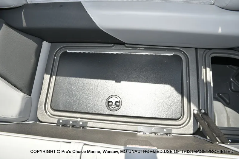 Slide: The Image of Sun Tracker PARTY BARGE 22 XP3 w/200HP 4 Stroke 2026 - 52