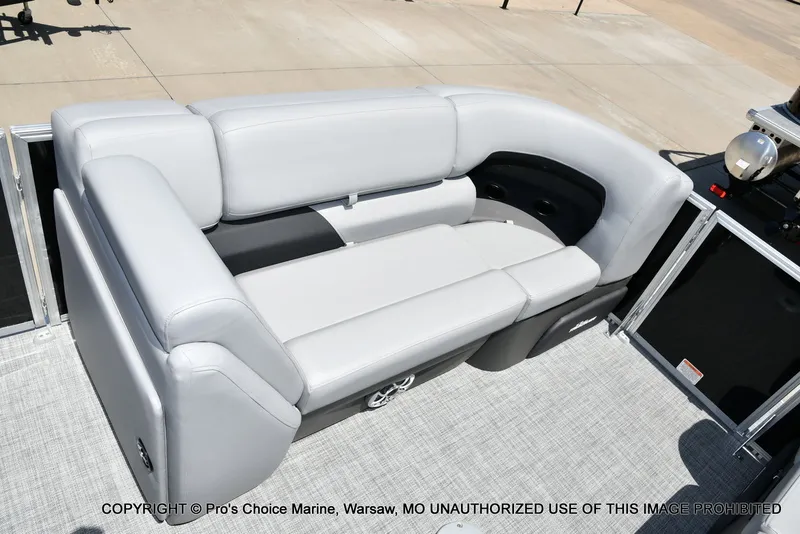 Slide: The Image of Sun Tracker PARTY BARGE 22 XP3 w/200HP 4 Stroke 2026 - 60