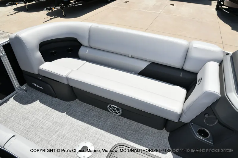 Slide: The Image of Sun Tracker PARTY BARGE 22 XP3 w/200HP 4 Stroke 2026 - 67