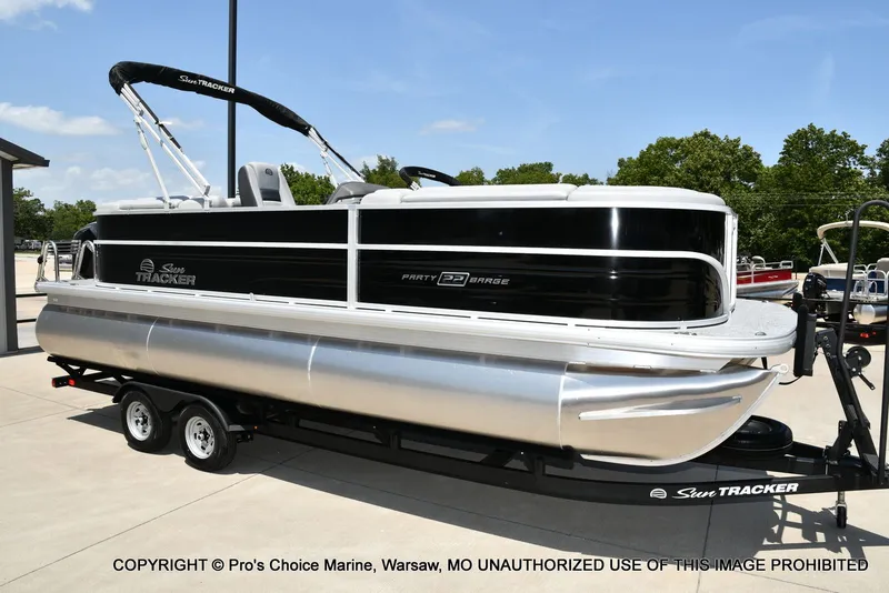 Slide: The Image of Sun Tracker PARTY BARGE 22 XP3 w/200HP 4 Stroke 2026 - 78