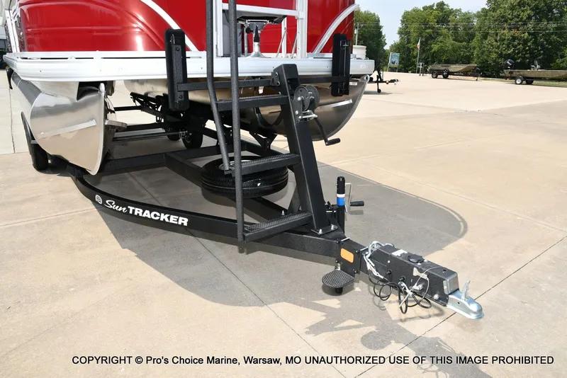 Slide: The Image of Sun Tracker SportFish 20 DLX 2026 - 22