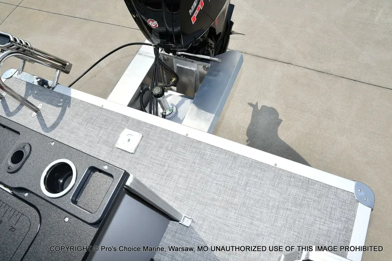 Slide: The Image of Sun Tracker SportFish 20 DLX 2026 - 55