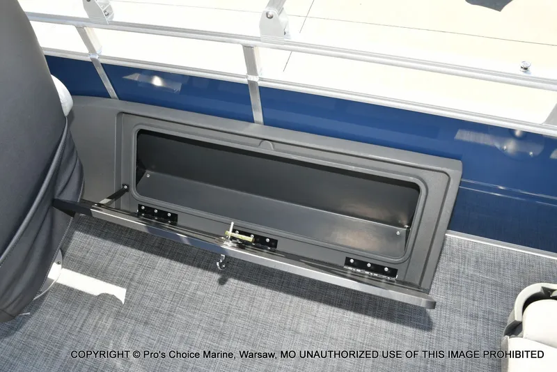 Slide: The Image of Sun Tracker Sportfish 22 DLX w/150 2026 - 45