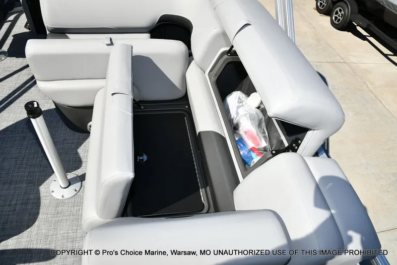 Slide: The Image of Sun Tracker Sportfish 22 DLX w/150 2026 - 51