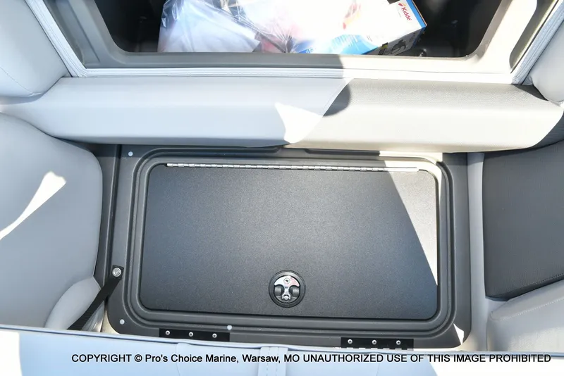 Slide: The Image of Sun Tracker Sportfish 22 DLX w/150 2026 - 53