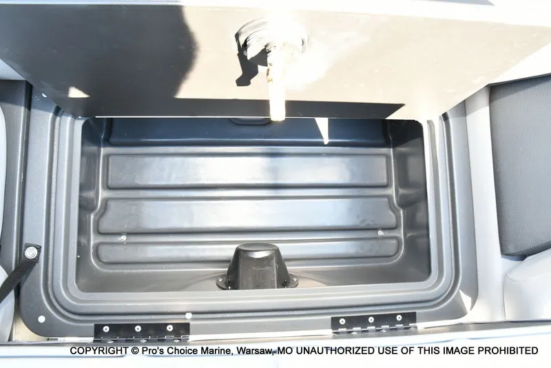 Slide: The Image of Sun Tracker Sportfish 22 DLX w/150 2026 - 54