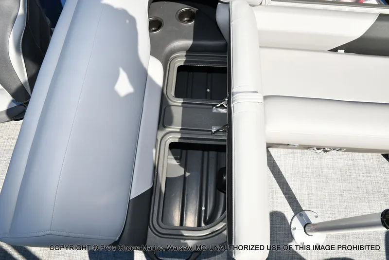 Slide: The Image of Sun Tracker Sportfish 22 DLX w/150 2026 - 56