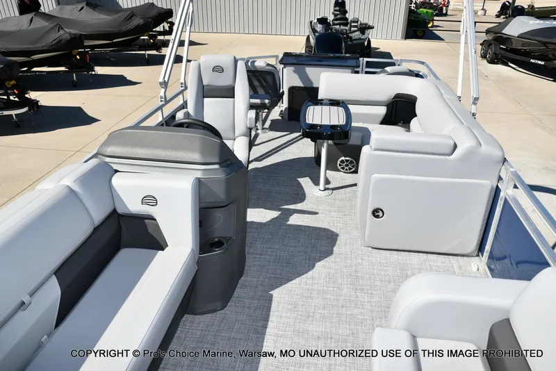 Slide: The Image of Sun Tracker Sportfish 22 DLX w/150 2026 - 6