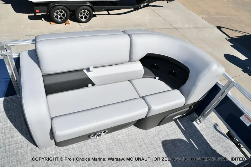 Slide: The Image of Sun Tracker Sportfish 22 DLX w/150 2026 - 69