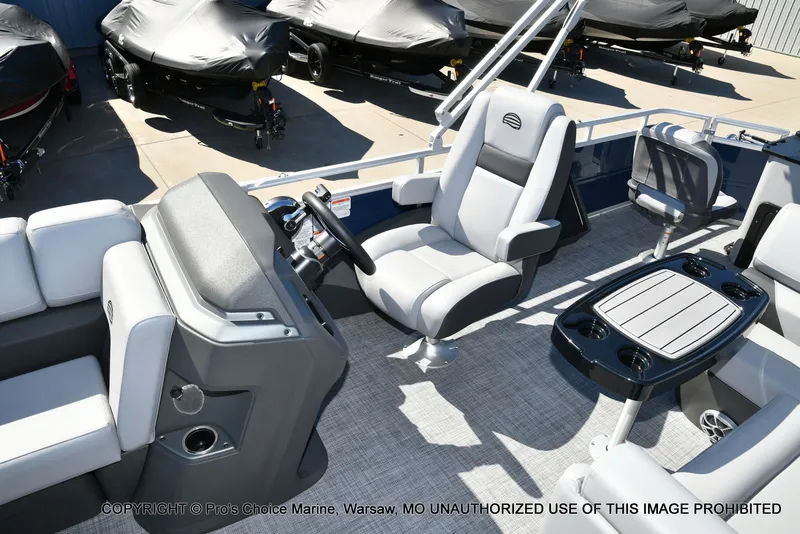 Slide: The Image of Sun Tracker Sportfish 22 DLX w/150 2026 - 7