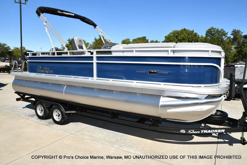 Slide: The Image of Sun Tracker Sportfish 22 DLX w/150 2026 - 81