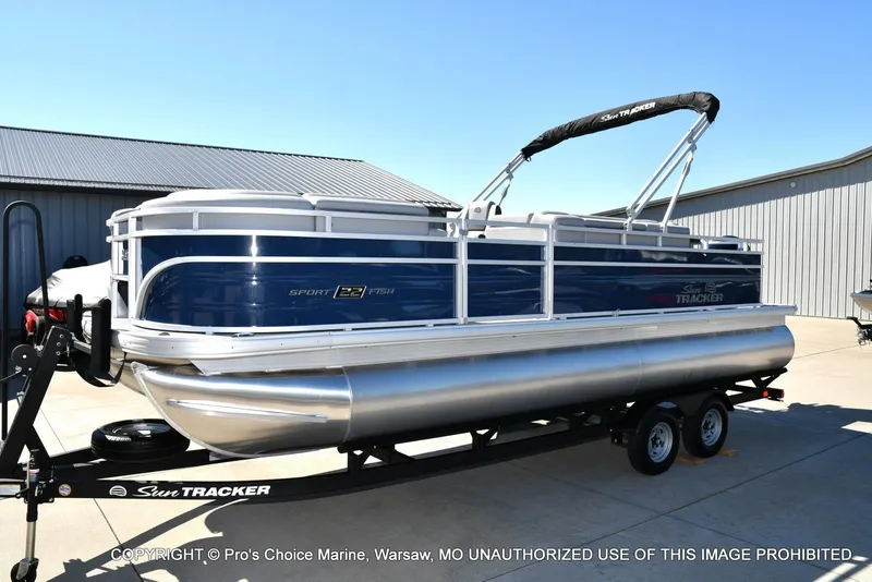 Slide: The Image of Sun Tracker Sportfish 22 DLX w/150 2026 - 83