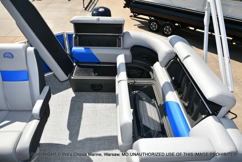 Slide: The Image of Sun Tracker Party Barge 20 DLX 2026 - 10