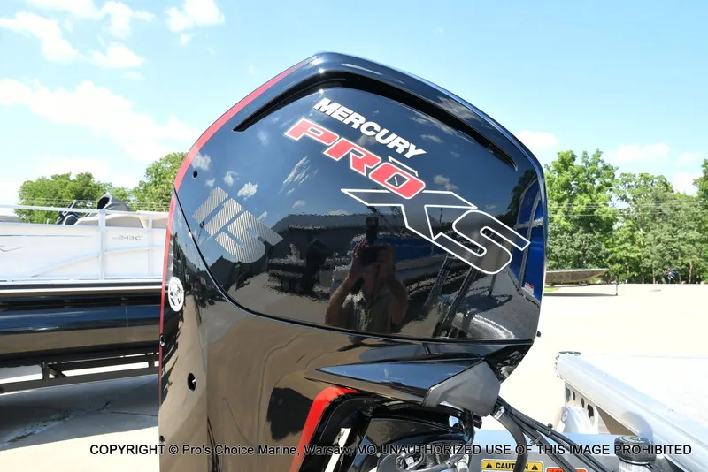 Slide: The Image of Sun Tracker Party Barge 20 DLX 2026 - 14