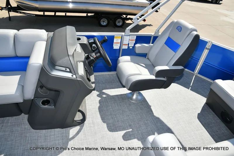 Slide: The Image of Sun Tracker Party Barge 20 DLX 2026 - 25