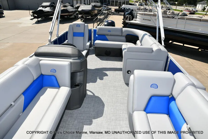 Slide: The Image of Sun Tracker Party Barge 20 DLX 2026 - 4