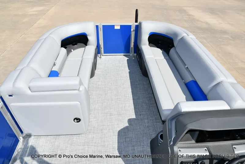 Slide: The Image of Sun Tracker Party Barge 20 DLX 2026 - 49