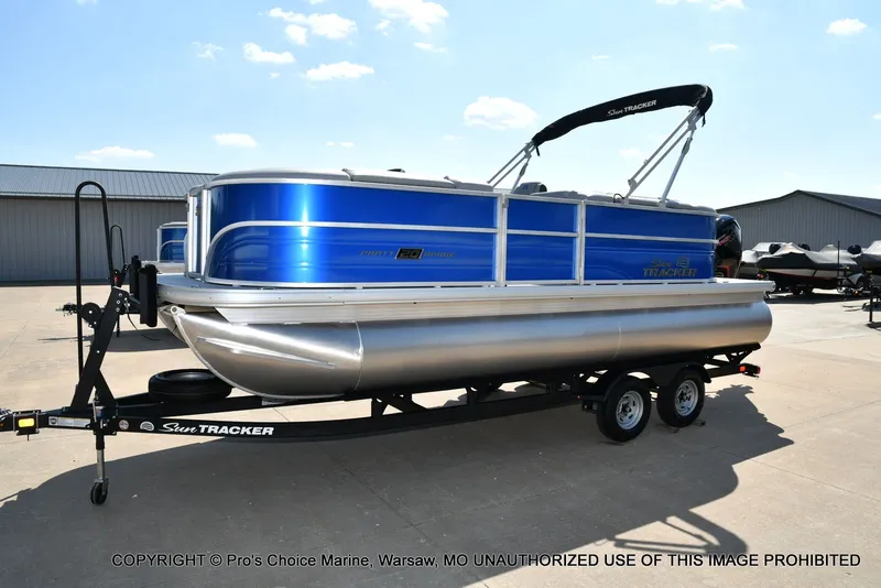 Slide: The Image of Sun Tracker Party Barge 20 DLX 2026 - 71