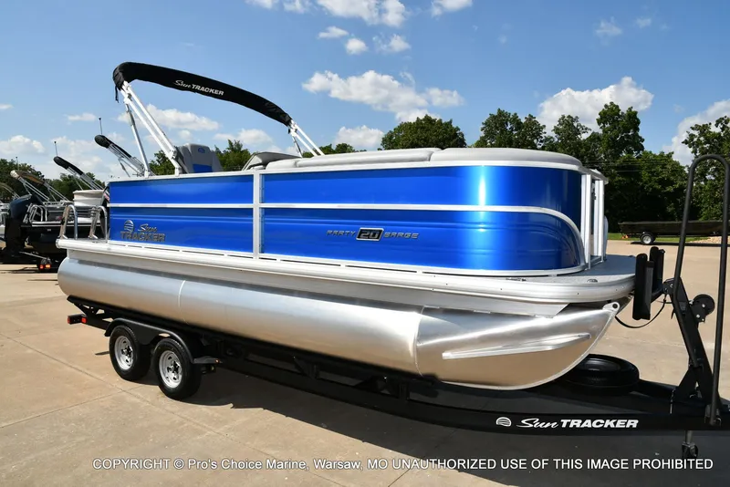 Slide: The Image of Sun Tracker Party Barge 20 DLX 2026 - 72