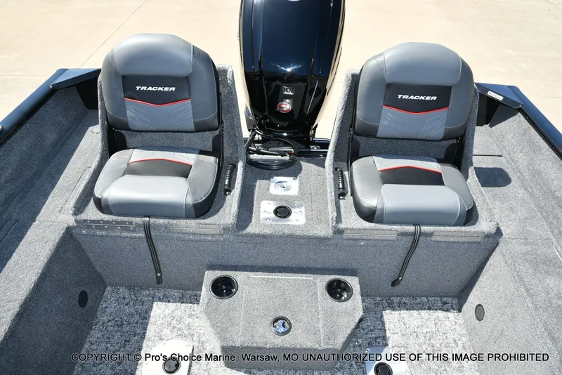 Slide: The Image of Tracker Pro Guide V-175 Combo 2026 - 14