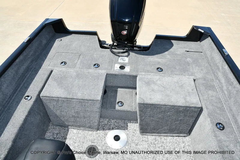 Slide: The Image of Tracker Pro Guide V-175 Combo 2026 - 15