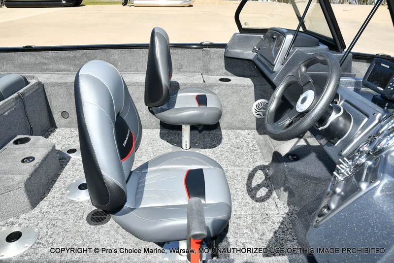 Slide: The Image of Tracker Pro Guide V-175 Combo 2026 - 32