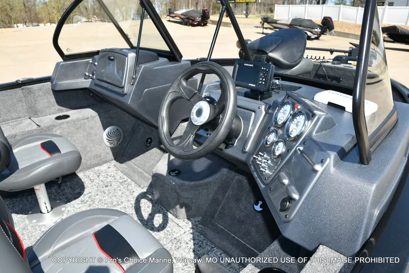 Slide: The Image of Tracker Pro Guide V-175 Combo 2026 - 33