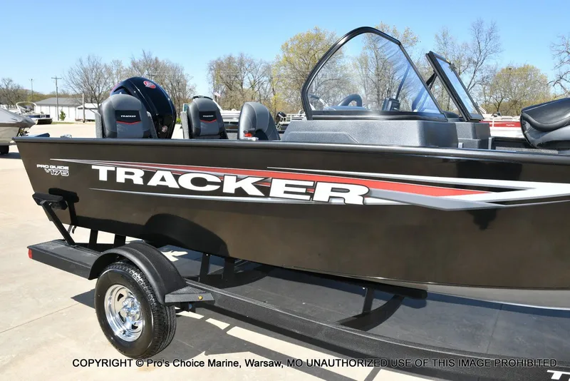 Slide: The Image of Tracker Pro Guide V-175 Combo 2026 - 4