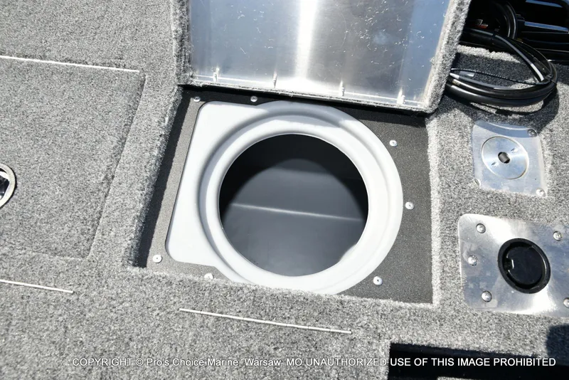 Slide: The Image of Tracker Pro Guide V-175 Combo 2026 - 77