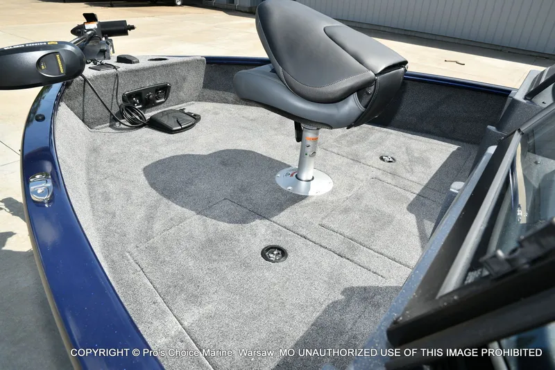 Slide: The Image of Tracker Pro Guide V-175 Combo 2026 - 12